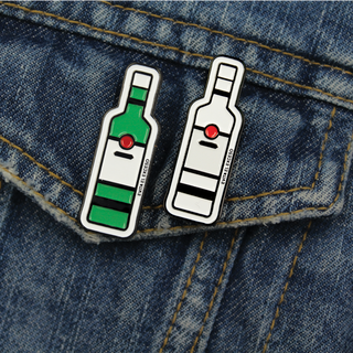 pin botella bacardi carta blanca